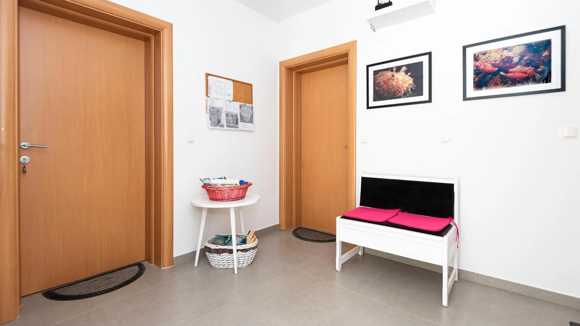 Apartments Veronika Pag Town