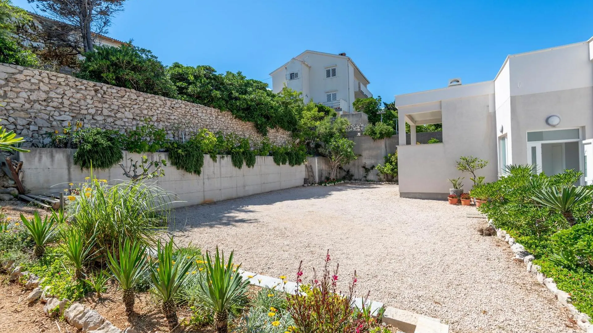 Apartments Veronika Pag Town Kroatien