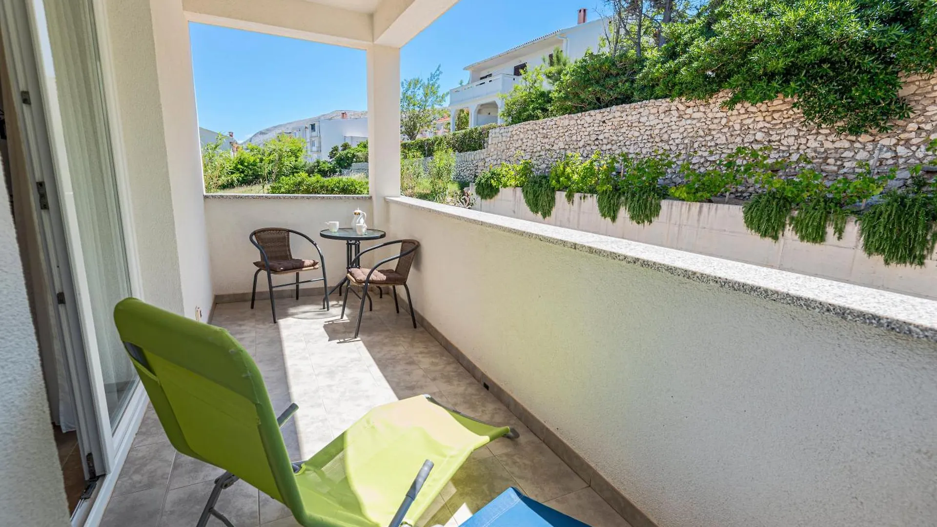 Apartments Veronika Pag Town Kroatien