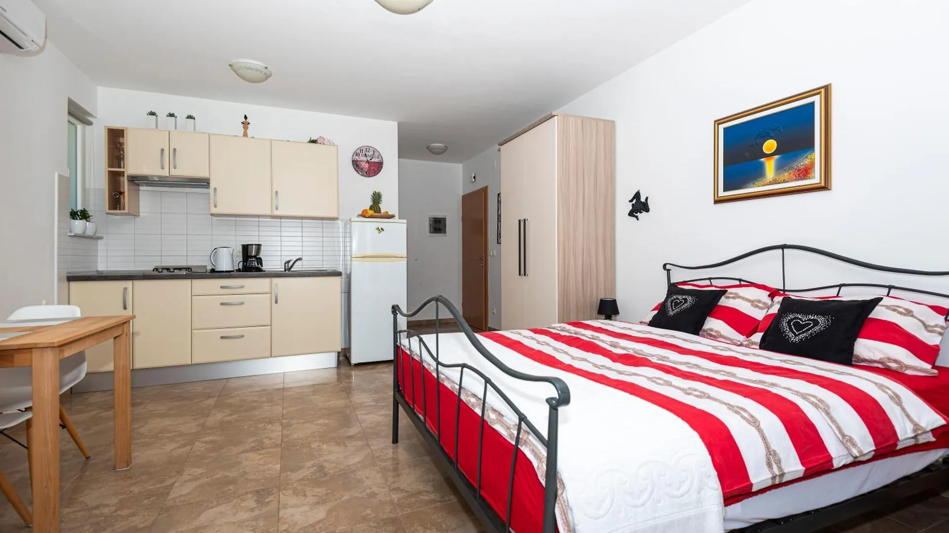 Apartments Veronika Pag Town Kroatien